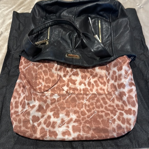 B Makowsky leather bag 17x13x4 - Picture 6 of 14